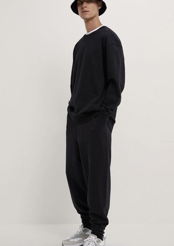 Black sweat shirts